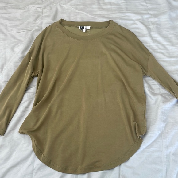 Lira shirt - Picture 1 of 3